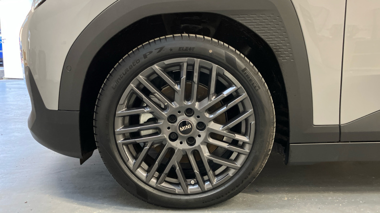 MINI Aceman 135kW E Classic 43kWh 5dr Auto Electric Hatchback